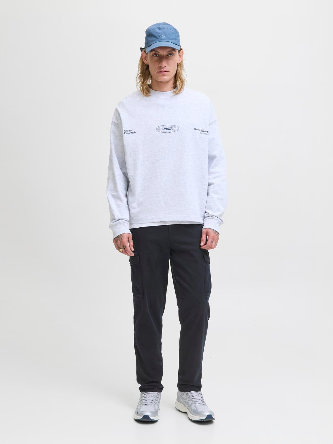 model_shot-front_full